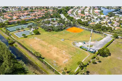 363 NW 158th Ave, Pembroke Pines, FL 33028 - Photo 38