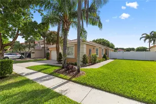 363 NW 158th Ave, Pembroke Pines, FL 33028 - Photo 2