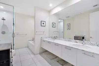 55 SE 6th St #4305, Miami, FL 33131 - Photo 10