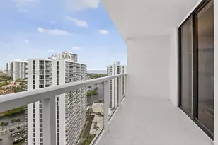 20281 E Country Club Dr, Aventura, FL 33180 - Photo 32