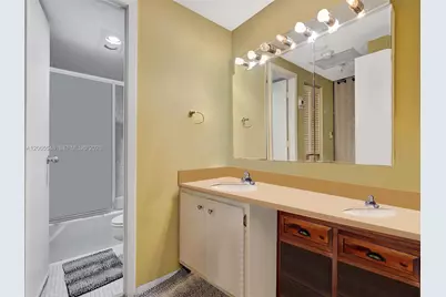 300 Bayview Dr #1914, Sunny Isles Beach, FL 33160 - Photo 8