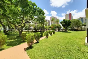 17011 N Bay Rd, Sunny Isles Beach, FL 33160 - Photo 34