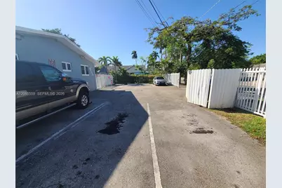 1864 NW 28th St, Miami, FL 33142 - Photo 10