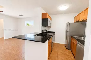 28 Crossings Cir, Boynton Beach, FL 33435 - Photo 2