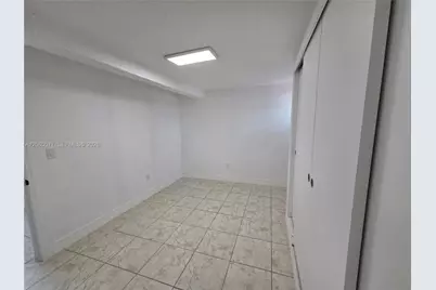 10500 SW 30th St, Miami, FL 33165 - Photo 32