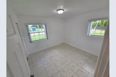 10500 SW 30th St, Miami, FL 33165 - Photo 18