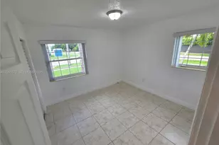 10500 SW 30th St, Miami, FL 33165 - Photo 18