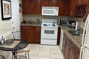 5001 Collins Ave, Miami Beach, FL 33140 - Photo 2