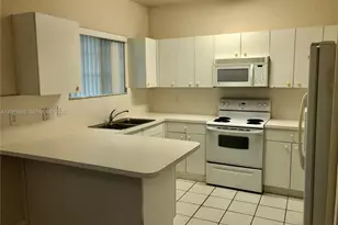 2733 NE 3rd Ct, Homestead, FL 33033 - Photo 2