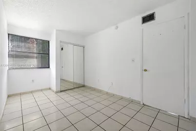 10050 NW 9th St Cir #203, Miami, FL 33172 - Photo 16