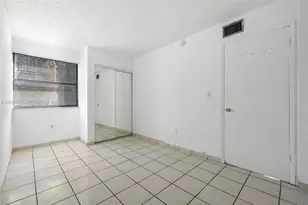 10050 NW 9th St Cir, Miami, FL 33172 - Photo 16