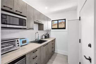 2153 Imperial Point Dr, Fort Lauderdale, FL 33308 - Photo 28