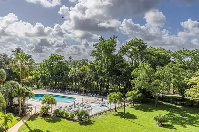 4330 Hillcrest Dr #405, Hollywood, FL 33021 - Photo 4