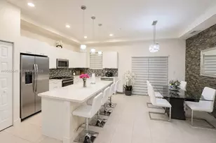 10407 NW 82nd St, Doral, FL 33178 - Photo 2