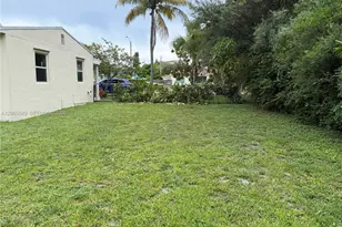 10860 NE 11th Ave, Miami, FL 33161 - Photo 14
