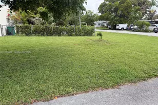 10860 NE 11th Ave, Miami, FL 33161 - Photo 50