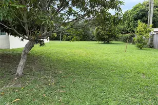 10860 NE 11th Ave, Miami, FL 33161 - Photo 22