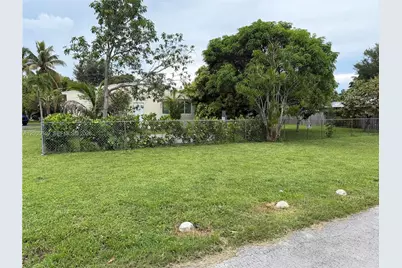 10860 NE 11th Ave, Miami, FL 33161 - Photo 10