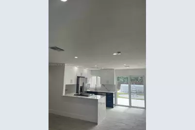 912 NE 5th St #912, Hallandale Beach, FL 33009 - Photo 4