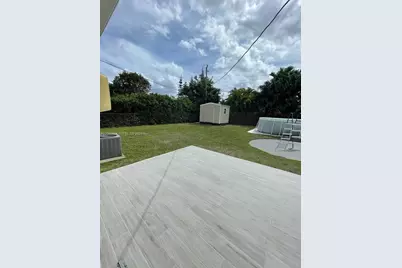 912 NE 5th St #912, Hallandale Beach, FL 33009 - Photo 16