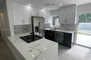 912 NE 5th St, Hallandale Beach, FL 33009 - Photo 1