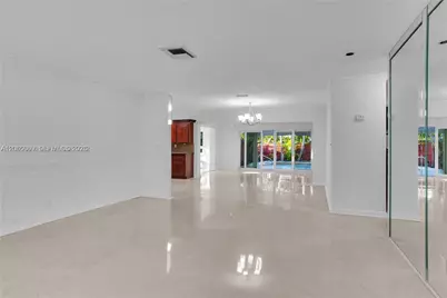 617 NE 2nd Pl, Dania Beach, FL 33004 - Photo 2