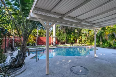 617 NE 2nd Pl, Dania Beach, FL 33004 - Photo 12