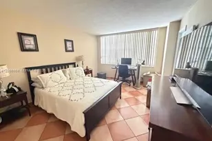 137 Golden Isles Dr, Hallandale Beach, FL 33009 - Photo 14