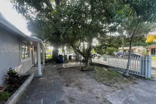 120 NE 185th Terrace, Miami, FL 33179 - Photo 12