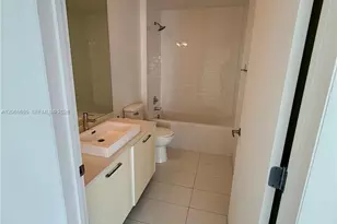151 SE 1st St, Miami, FL 33131 - Photo 8