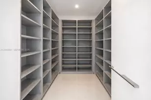 300 Biscayne Blvd Way, Miami, FL 33131 - Photo 10