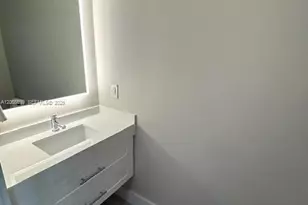 1300 Ponce De Leon Blvd, Coral Gables, FL 33134 - Photo 24