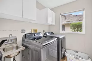 581 NW 110th Ave, Plantation, FL 33324 - Photo 50