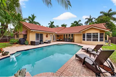 581 NW 110th Ave, Plantation, FL 33324 - Photo 4