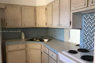1530 NE 191st St, Miami, FL 33179 - Photo 1