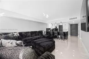 2302 S Cypress Bend Dr, Pompano Beach, FL 33069 - Photo 4