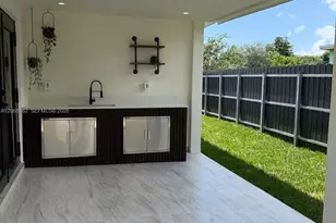 1055 NW 143rd St, Miami, FL 33168 - Photo 42
