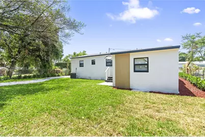 1121 NW 57th St, Miami, FL 33127 - Photo 22