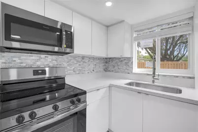 414 SE 14th St #3, Fort Lauderdale, FL 33316 - Photo 2