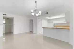 10895 NW 7th St, Miami, FL 33172 - Photo 4