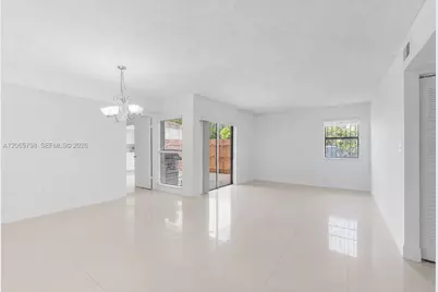 10895 NW 7th St #14-28, Miami, FL 33172 - Photo 2