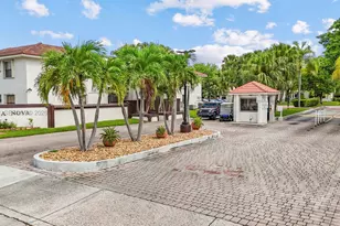 10895 NW 7th St, Miami, FL 33172 - Photo 16