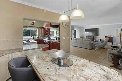 910 N 14th Ct, Hollywood, FL 33020 - Photo 14