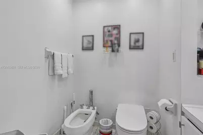16581 NW 84th Ave, Miami Lakes, FL 33016 - Photo 20