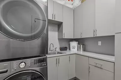 16581 NW 84th Ave, Miami Lakes, FL 33016 - Photo 14
