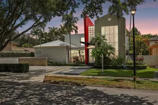 16581 NW 84th Ave, Miami Lakes, FL 33016 - Photo 2