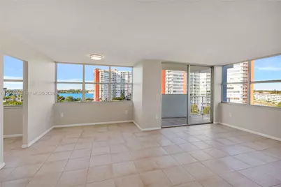 1300 NE Miami Gardens Dr #714E, Miami, FL 33179 - Photo 2