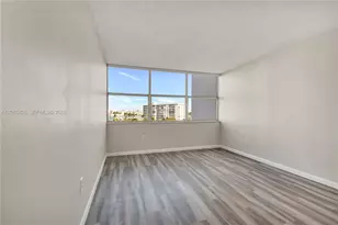 1300 NE Miami Gardens Dr, Miami, FL 33179 - Photo 20
