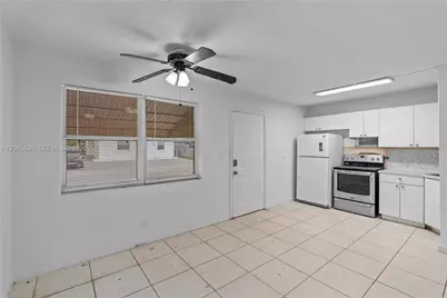 125 SE 2nd Ter, Hallandale Beach, FL 33009 - Photo 6