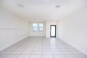 10461 NW 82nd St, Doral, FL 33178 - Photo 12